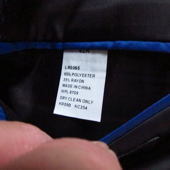 NWT- Mens Kenneth Cole Reaction Gray 2 Piece Suit Size 42R & Pants 32 X 32 - Picture 12 of 16